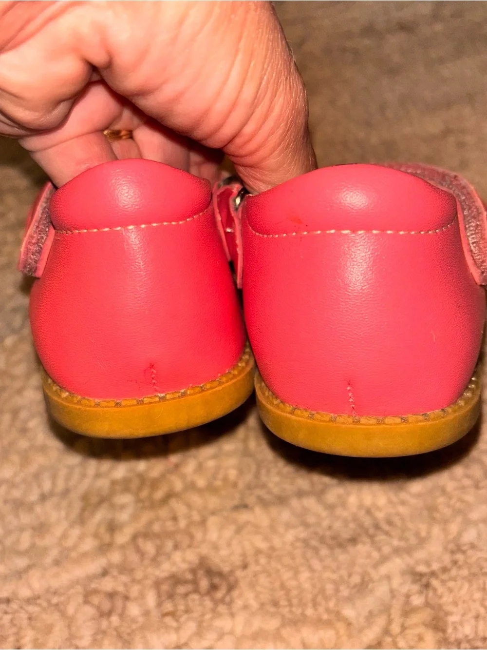 Livie & Luca Kids Coral Cat Sandals size 7